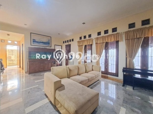 For Sale! Luxury House LT 300m2 Desain Elegan di Pakuan For Sale! Luxury House LT 300m2 Desain Elegan di Pakuan