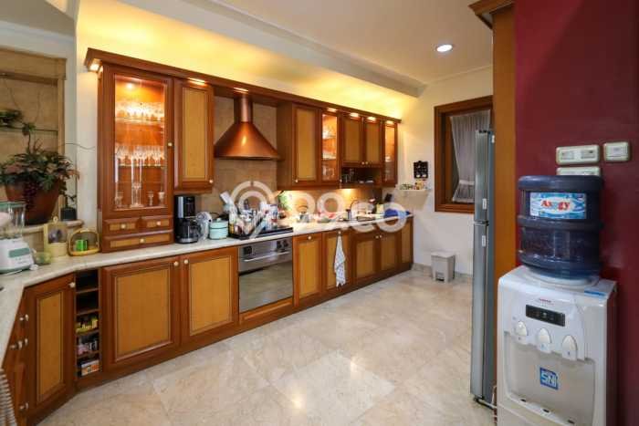 Rumah Mewah LB 700m2 Siap Huni Desain Elegan di Pondok Indah, Jakarta Selatan Rumah Mewah LB 700m2 Siap Huni Desain Elegan di Pondok Indah, Jakarta Selatan