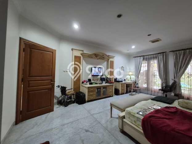 Rumah Mewah LB 487m2 Siap Huni Desain Elegan di Cibubur, Bogor Rumah Mewah LB 487m2 Siap Huni Desain Elegan di Cibubur, Bogor
