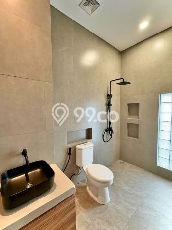 Dijual Rumah Premium dengan Fasilitas Sekitar Lengkap di BSD, Tangerang Selatan Dijual Rumah Premium dengan Fasilitas Sekitar Lengkap di BSD, Tangerang Selatan