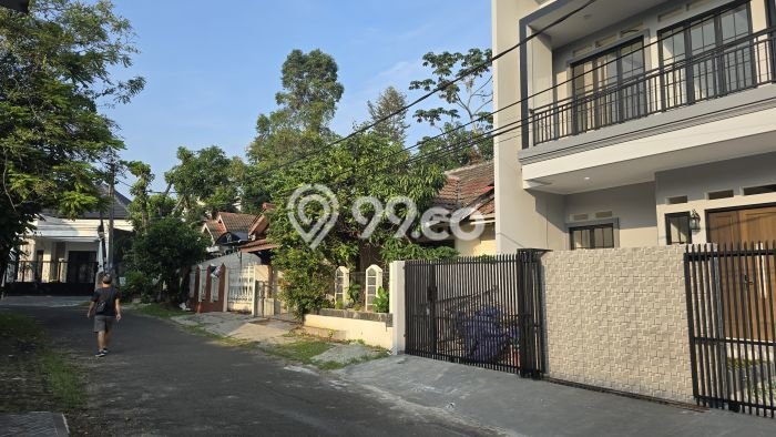 For Sale! Premium House LT 180m2 Desain Elegan di BSD Griya Loka For Sale! Premium House LT 180m2 Desain Elegan di BSD Griya Loka