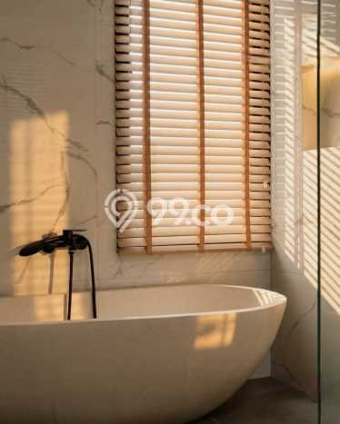 For Sale! Luxury House LT 160m2 Desain Elegan di Gading Serpong For Sale! Luxury House LT 160m2 Desain Elegan di Gading Serpong