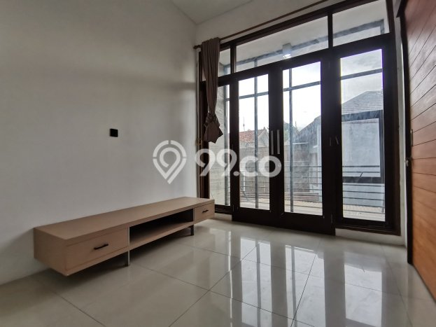 Disewakan Rumah Konsep Modern di Sukasari Bandung dengan 4 Kamar Disewakan Rumah Konsep Modern di Sukasari Bandung dengan 4 Kamar