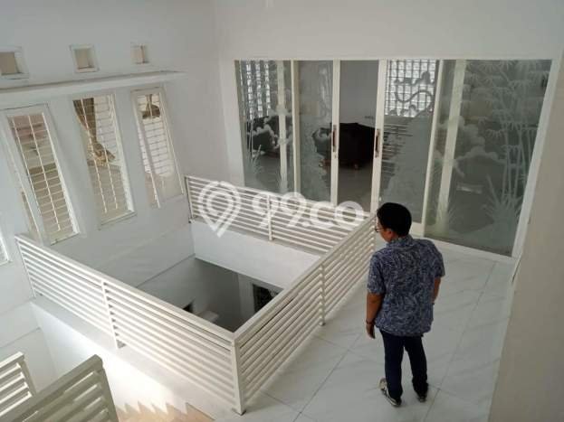 Rumah Modern 7 KT LT 273m2 di Buah Batu Rumah Modern 7 KT LT 273m2 di Buah Batu