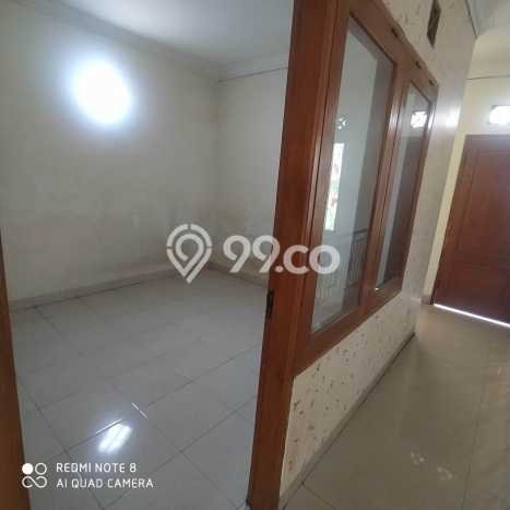 Rumah Lokasi Strategis area Arcamanik, Bandung, LT 240m2m² LB 200m2m² Rumah Lokasi Strategis area Arcamanik, Bandung, LT 240m2m² LB 200m2m²