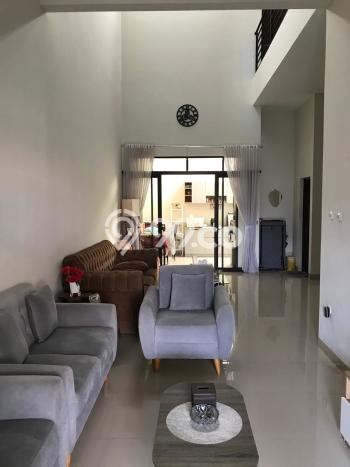 BEST OFFER! Rumah Nyaman di Buah Batu, Luas 102m2m² Bangunan 110m2m² BEST OFFER! Rumah Nyaman di Buah Batu, Luas 102m2m² Bangunan 110m2m²