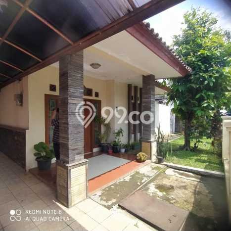Rumah Lokasi Strategis area Arcamanik, Bandung, LT 240m2m² LB 200m2m² Rumah Lokasi Strategis area Arcamanik, Bandung, LT 240m2m² LB 200m2m²