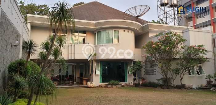 Rumah Elit Modern Tanpa Renovasi di Sayap Dago Bandung Rumah Elit Modern Tanpa Renovasi di Sayap Dago Bandung