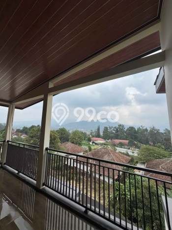 Rumah Elit Modern Tanpa Renovasi di Lembang Bandung Rumah Elit Modern Tanpa Renovasi di Lembang Bandung