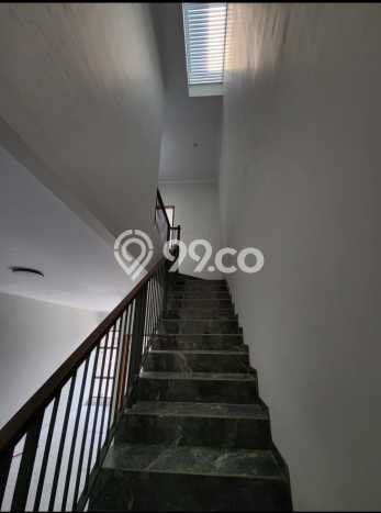 Rumah Elit Modern Tanpa Renovasi di Mekar Wangi Bandung Rumah Elit Modern Tanpa Renovasi di Mekar Wangi Bandung