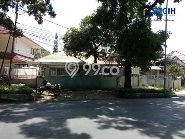 For Sale! Premium House LT 435m2 Desain Modern di Merdeka For Sale! Premium House LT 435m2 Desain Modern di Merdeka