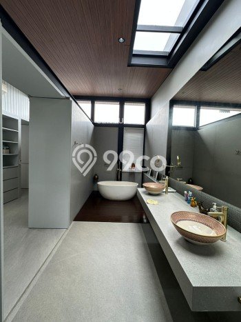 Rumah di Kota Baru Parahyangan, Bandung, LT 548m2m² LB 700m2m² Rumah di Kota Baru Parahyangan, Bandung, LT 548m2m² LB 700m2m²