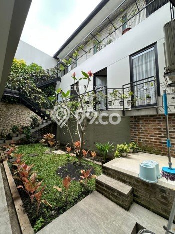 Rumah di Kota Baru Parahyangan, Bandung, LT 548m2m² LB 700m2m² Rumah di Kota Baru Parahyangan, Bandung, LT 548m2m² LB 700m2m²