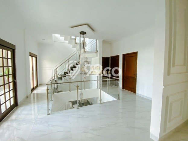 FEATURED! Rumah Nyaman di Ngemplak, Luas 145m2m² Bangunan 225m2m² FEATURED! Rumah Nyaman di Ngemplak, Luas 145m2m² Bangunan 225m2m²