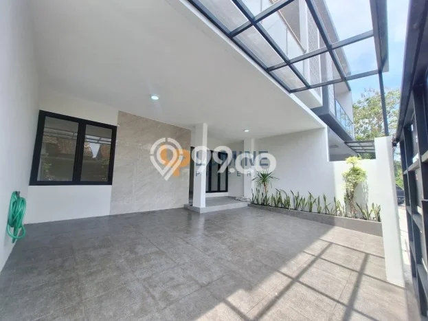 Rumah Modern area Minomartani, Yogyakarta, LT 90m² Bangunan 130m² Rumah Modern area Minomartani, Yogyakarta, LT 90m² Bangunan 130m²