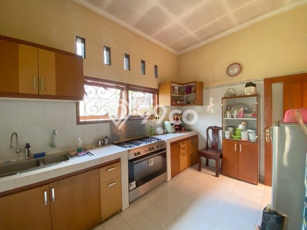 FOR SALE! Vila Kawasan , Area 887m2m², Posisi Strategis FOR SALE! Vila Kawasan , Area 887m2m², Posisi Strategis