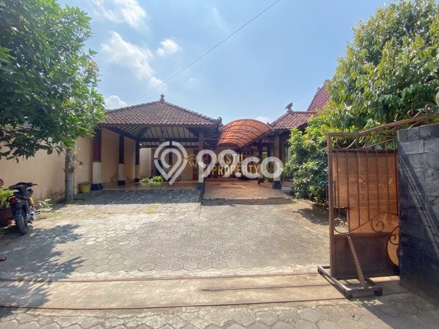 FOR SALE! Vila Kawasan , Area 887m2m², Posisi Strategis FOR SALE! Vila Kawasan , Area 887m2m², Posisi Strategis