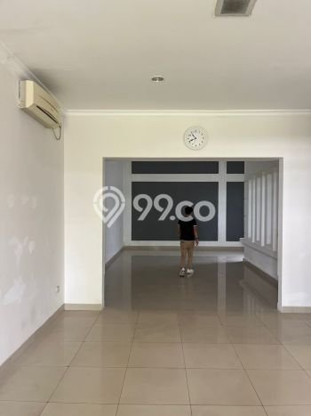 Disewakan! Rumah 3 Kamar Tidur &
3 Kamar Mandi di Green Lake City, Jakarta Barat Disewakan! Rumah 3 Kamar Tidur &
3 Kamar Mandi di Green Lake City, Jakarta Barat