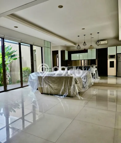 Lokasi strategis! Rumah siap huni dikontrakkan di BSD LB 400m2 Lokasi strategis! Rumah siap huni dikontrakkan di BSD LB 400m2