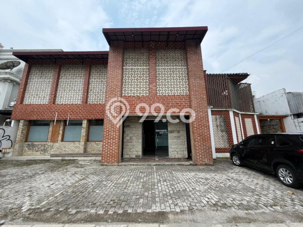 Unit Komersial Tersedia di Kemang Spesifikasi LB 1000m2 Unit Komersial Tersedia di Kemang Spesifikasi LB 1000m2