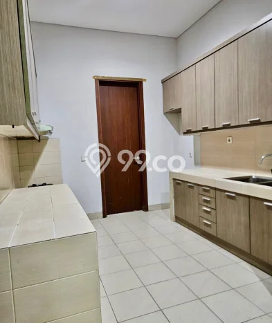 Lokasi strategis! Rumah siap huni dikontrakkan di BSD LB 400m2 Lokasi strategis! Rumah siap huni dikontrakkan di BSD LB 400m2