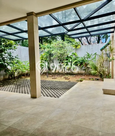 Lokasi strategis! Rumah siap huni dikontrakkan di BSD LB 400m2 Lokasi strategis! Rumah siap huni dikontrakkan di BSD LB 400m2