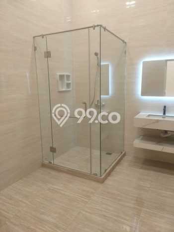 Disewakan! Rumah 6 Kamar Tidur &
6 Kamar Mandi di BSD The Icon, Tangerang Disewakan! Rumah 6 Kamar Tidur &
6 Kamar Mandi di BSD The Icon, Tangerang