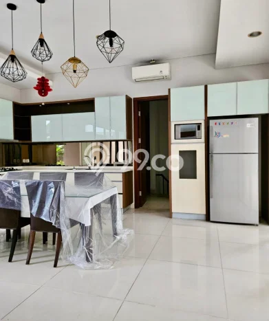 Lokasi strategis! Rumah siap huni dikontrakkan di BSD LB 400m2 Lokasi strategis! Rumah siap huni dikontrakkan di BSD LB 400m2