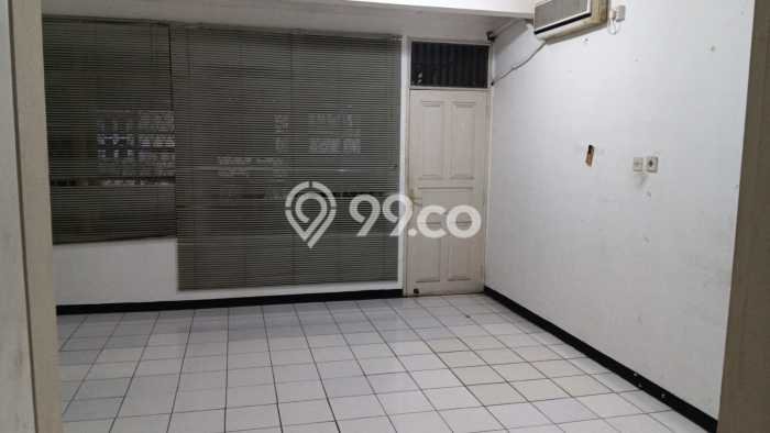 Ruko untuk Disewa di Pusat Jakarta Utara Luas Bangunan 350m2 Ruko untuk Disewa di Pusat Jakarta Utara Luas Bangunan 350m2