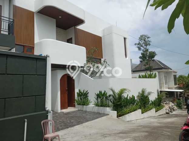 Vila di , Ukuran 150m2m², Akses ke transportasi publik Vila di , Ukuran 150m2m², Akses ke transportasi publik