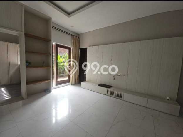Rumah Elit LB 350m2 Siap Pakai Desain Elegan di Mahendradata, Denpasar Rumah Elit LB 350m2 Siap Pakai Desain Elegan di Mahendradata, Denpasar