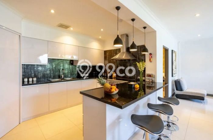 Dijual! Vila Kawasan Kerobokan Kelod, Dimensi 200m2m², Posisi Strategis Dijual! Vila Kawasan Kerobokan Kelod, Dimensi 200m2m², Posisi Strategis