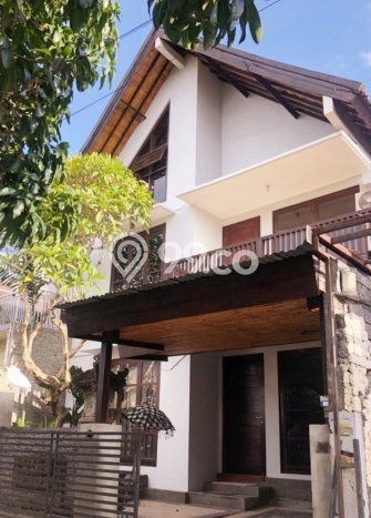 Rumah Terawat 4 KT 2 KM di Kawasan Komersial , Badung Rumah Terawat 4 KT 2 KM di Kawasan Komersial , Badung