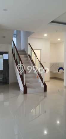 Rumah Mewah Dijual LT 180m2 di Curug, Tangerang Rumah Mewah Dijual LT 180m2 di Curug, Tangerang