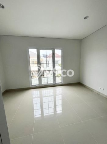 Dijual Rumah Luas Megah Dengan View Cantik di Gading Serpong, Tangerang Dijual Rumah Luas Megah Dengan View Cantik di Gading Serpong, Tangerang