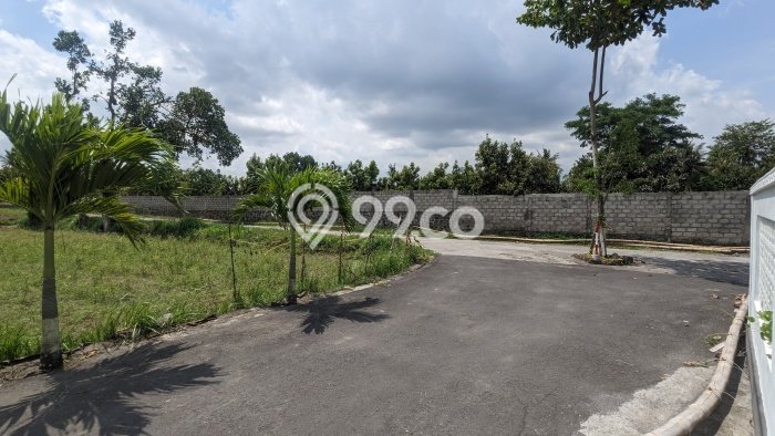 Lahan Kosong Dijual di Sleman dengan Area 120m2 Lahan Kosong Dijual di Sleman dengan Area 120m2