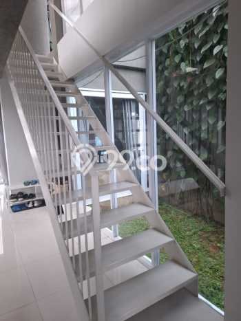Rumah Mewah LB 220m2 Siap Pakai Desain Elegan di Cigadung, Bandung Rumah Mewah LB 220m2 Siap Pakai Desain Elegan di Cigadung, Bandung