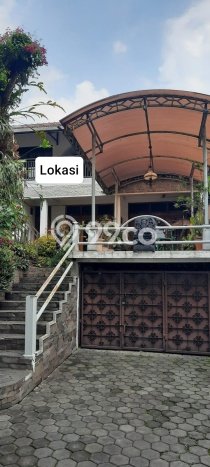 Ready to Use! Luxury House LT 841m2 Desain Elegan di Surya Sumantri Ready to Use! Luxury House LT 841m2 Desain Elegan di Surya Sumantri