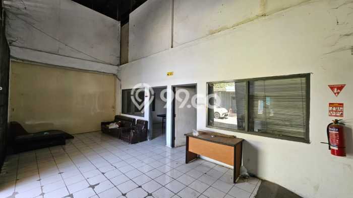 Gudang untuk Disewa di Pusat Bandung Luas Bangunan 1000m2 Gudang untuk Disewa di Pusat Bandung Luas Bangunan 1000m2