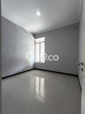 Dijual Hunian Rumah Terawat 2 KT di Taman Kopo Indah, Bandung Dijual Hunian Rumah Terawat 2 KT di Taman Kopo Indah, Bandung