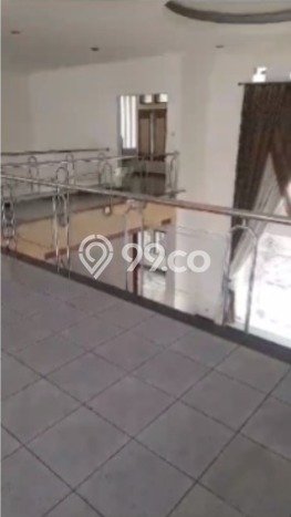 Disewakan! Rumah 5 Kamar Tidur &
4 Kamar Mandi di Riau, Bandung Disewakan! Rumah 5 Kamar Tidur &
4 Kamar Mandi di Riau, Bandung