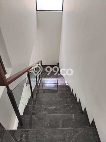 Ready to Use! Luxury House LT 147m2 Desain Modern di mekar wangi Ready to Use! Luxury House LT 147m2 Desain Modern di mekar wangi