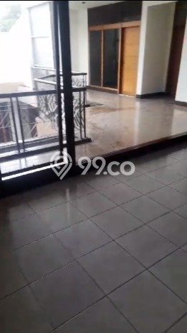 Disewakan! Rumah 5 Kamar Tidur &
4 Kamar Mandi di Riau, Bandung Disewakan! Rumah 5 Kamar Tidur &
4 Kamar Mandi di Riau, Bandung