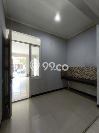 Dijual Hunian Rumah Terawat 2 KT di Taman Kopo Indah, Bandung Dijual Hunian Rumah Terawat 2 KT di Taman Kopo Indah, Bandung