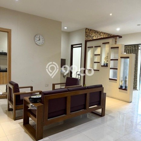 Rumah Elit Modern Tanpa Renovasi di Singgasana Bandung Rumah Elit Modern Tanpa Renovasi di Singgasana Bandung