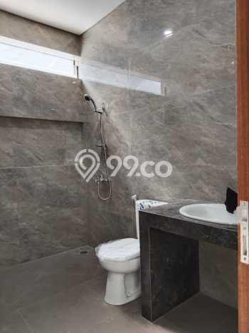 Ready to Use! Luxury House LT 147m2 Desain Modern di mekar wangi Ready to Use! Luxury House LT 147m2 Desain Modern di mekar wangi
