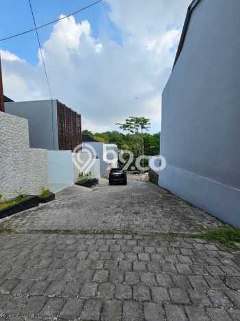 FOR SALE! Vila di , Luas 100m2m², Akses ke Fasilitas Umum FOR SALE! Vila di , Luas 100m2m², Akses ke Fasilitas Umum