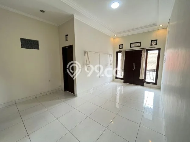Disewakan! Rumah 3 Kamar Tidur &
4 Kamar Mandi di Kerobokan, Badung Disewakan! Rumah 3 Kamar Tidur &
4 Kamar Mandi di Kerobokan, Badung