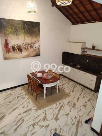DIJUAL! Vila Kawasan , Luas 100m2m², Posisi Strategis DIJUAL! Vila Kawasan , Luas 100m2m², Posisi Strategis