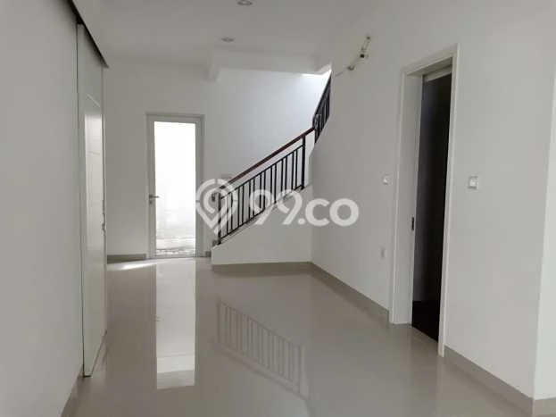Disewakan! Rumah 3 Kamar Tidur &
3 Kamar Mandi di Gading Serpong, Tangerang Disewakan! Rumah 3 Kamar Tidur &
3 Kamar Mandi di Gading Serpong, Tangerang
